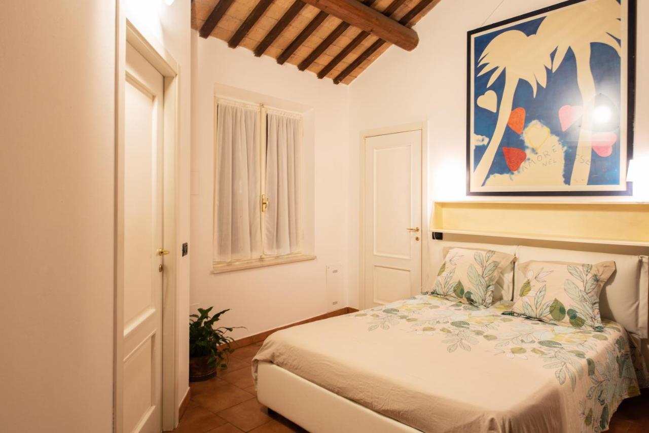 Corte Degli Estensi, Romantica Mansardina Ferrara Exterior photo