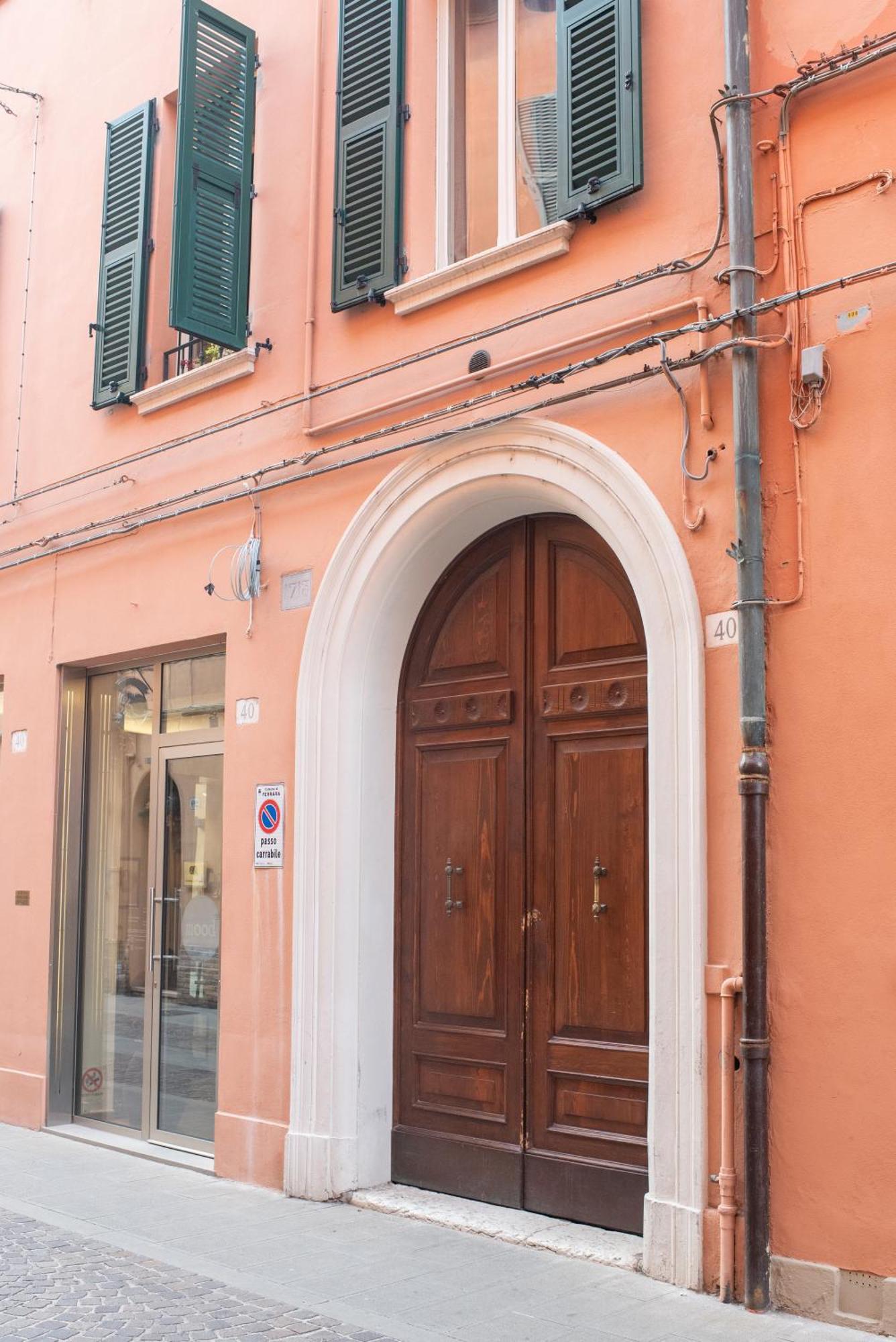 Corte Degli Estensi, Romantica Mansardina Ferrara Exterior photo